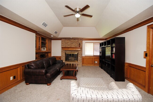 Building Photo - 15007 Pebble Bend Dr