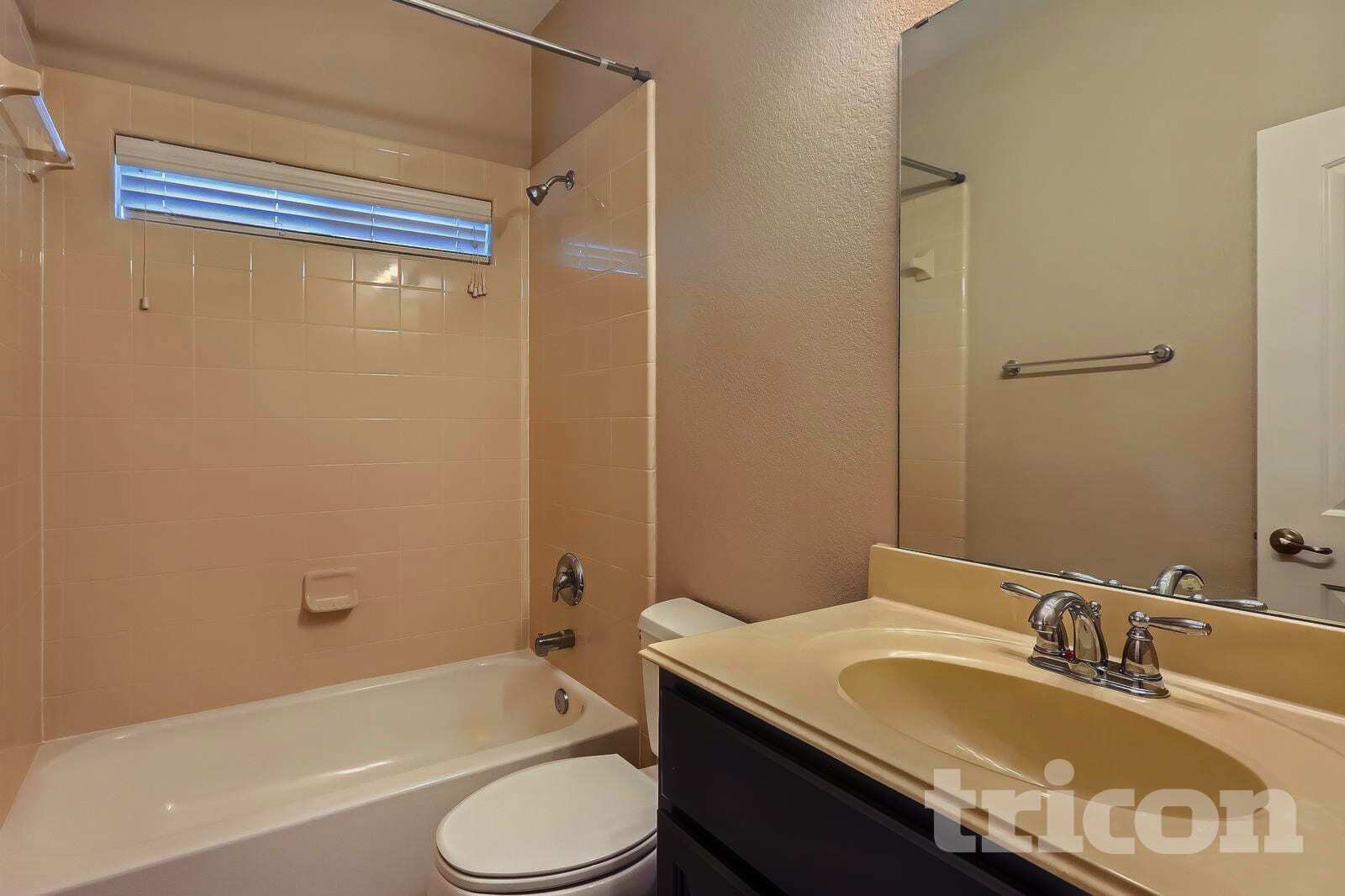 Building Photo - 1030 Barrington Dr