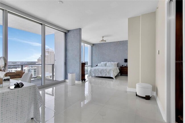 Building Photo - 150 E Robinson St