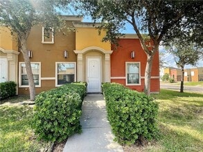 Building Photo - 3152 Regal Dr