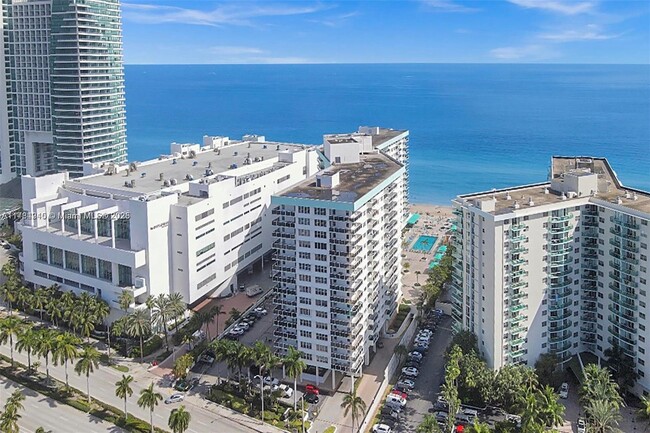 Building Photo - 3725 S Ocean Dr