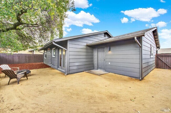 Building Photo - 6610 Oak Leaf Ct