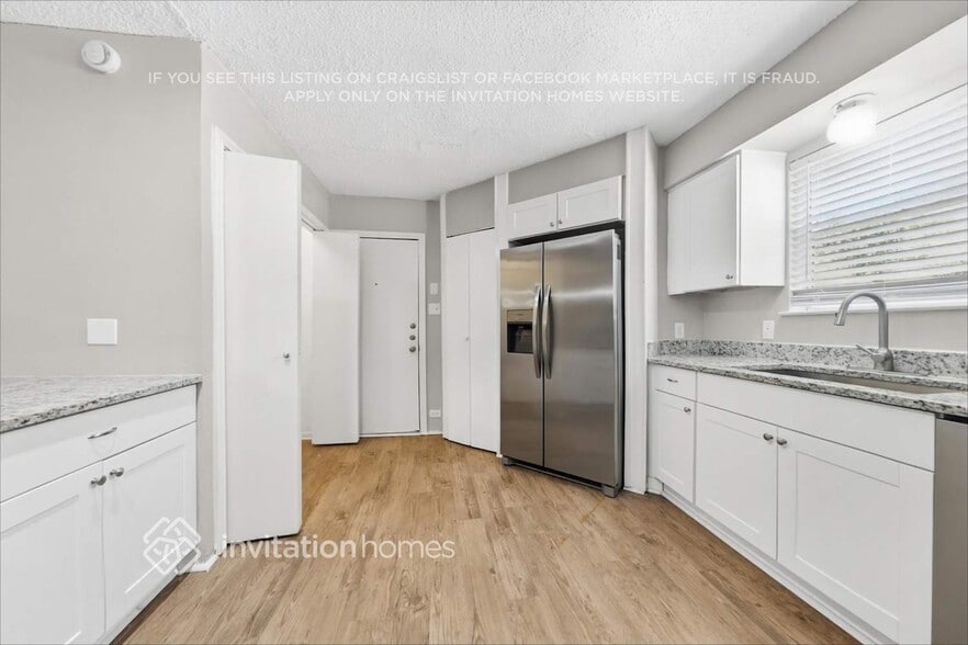 Building Photo - 3212 Glenmont Dr