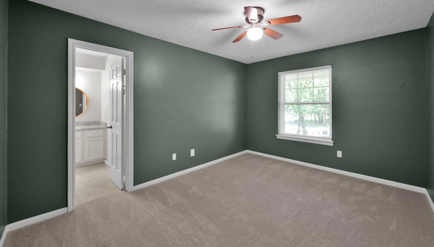 Building Photo - 2811 Crossvine Cir