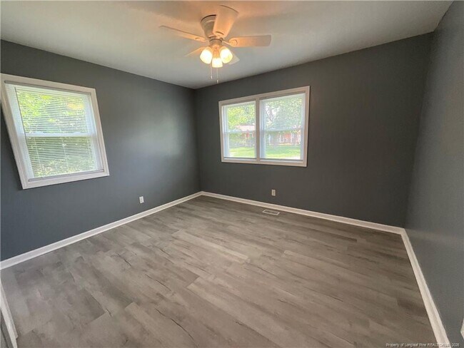 Building Photo - 1422 Grandview Dr