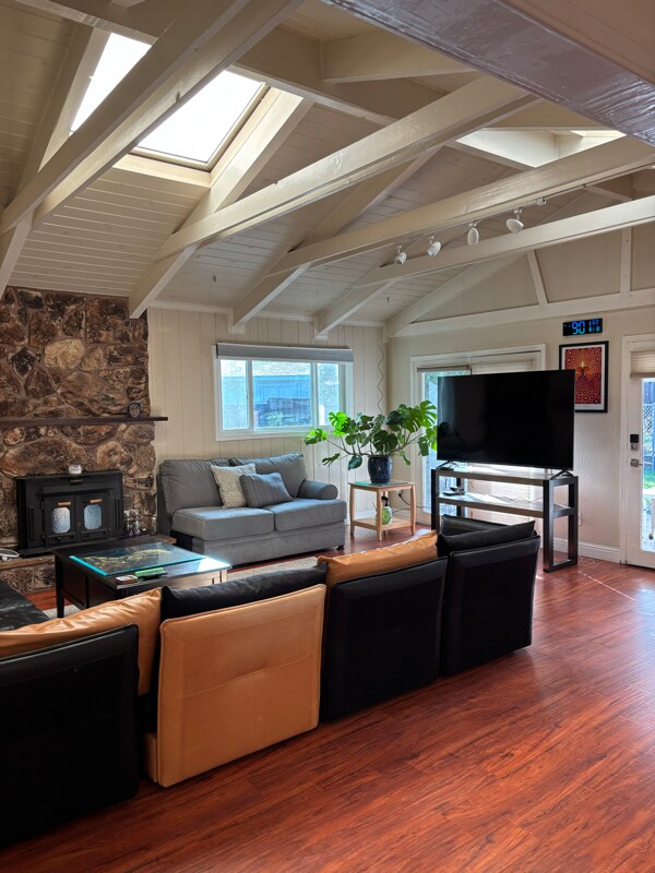 Building Photo - 520 Linford Pl