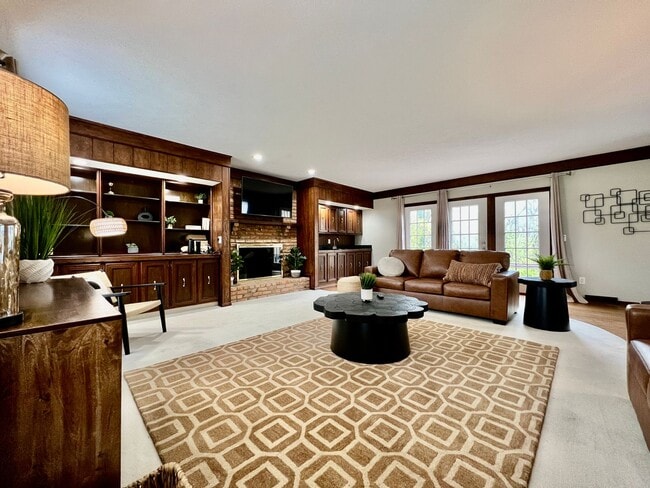 Building Photo - 7033 Willowood Dr