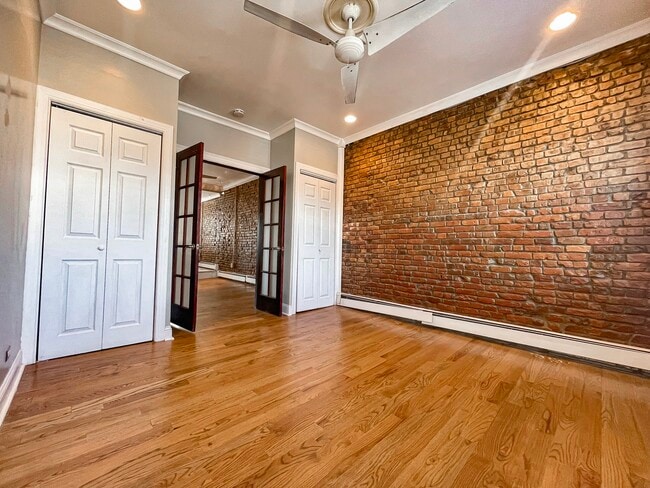 Building Photo - 559 Communipaw Ave