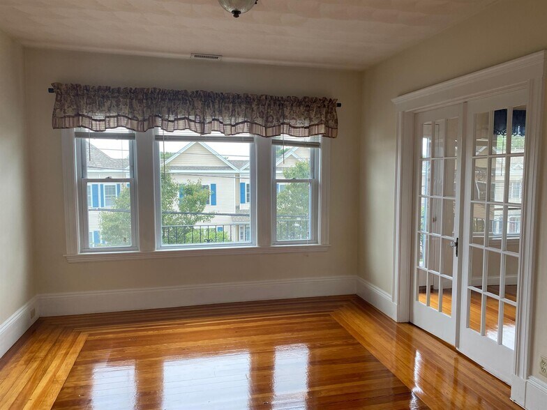 Building Photo - 190 Harvard St