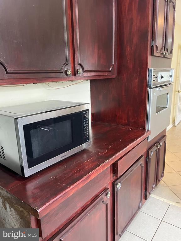 Building Photo - 42 Genesee Ln