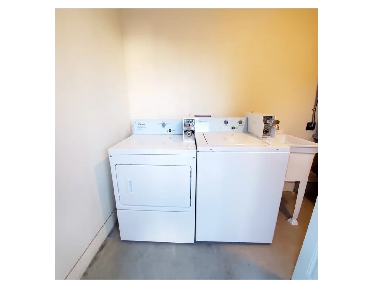 Building Photo - 2533 Judson St