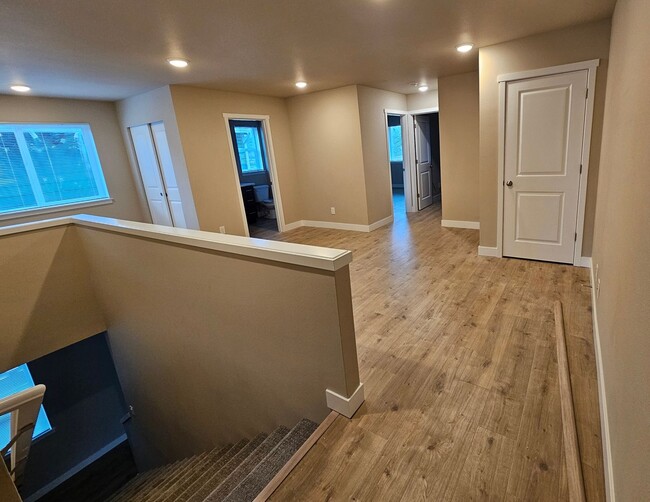 Building Photo - Brand New 4-Bedroom Duplex for Rent in Lacey!