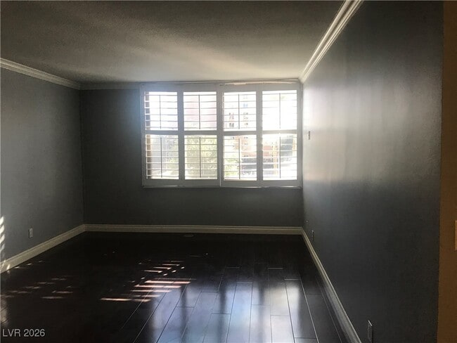 Building Photo - 205 E Harmon Ave