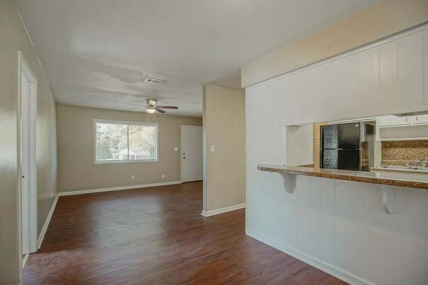Building Photo - 5174 Morris Ave