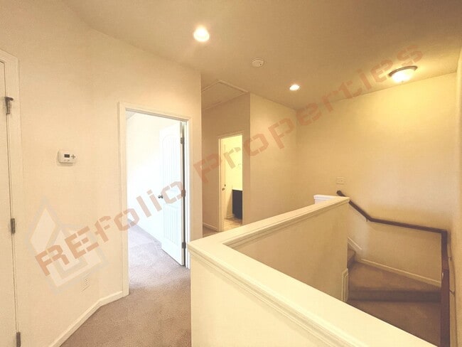 Building Photo - Beautiful 3 Bedroom 2 Car Garage End unit in Manchester Park, Morrisville,  Available May 7th!