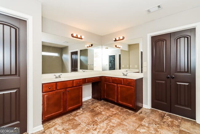 Building Photo - 2097 Juniper Ives Ct SE