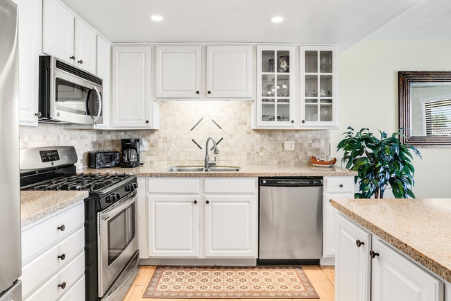 Building Photo - 1830 N Mira Loma Way