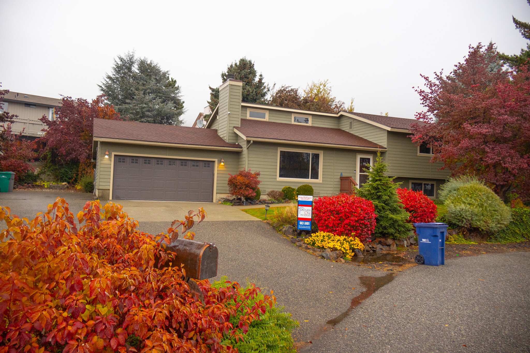 Building Photo - 925 Manzanal St NE