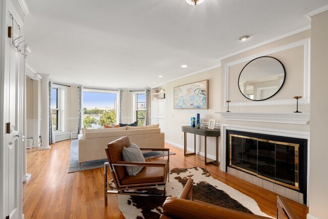 Building Photo - 458 Beacon St