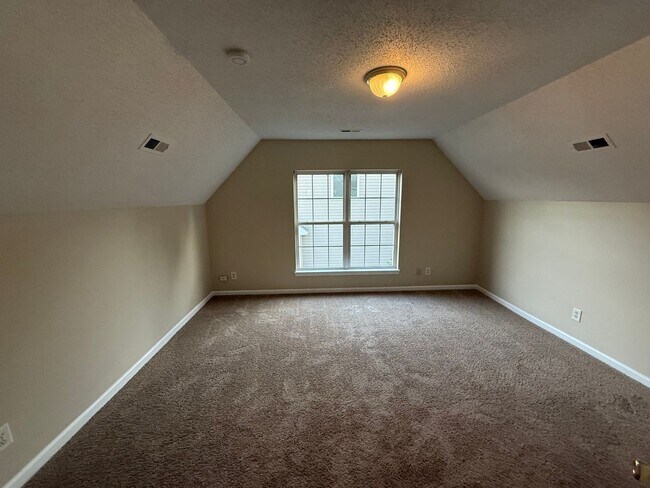 Building Photo - Cute Home in Great North Charlotte Community