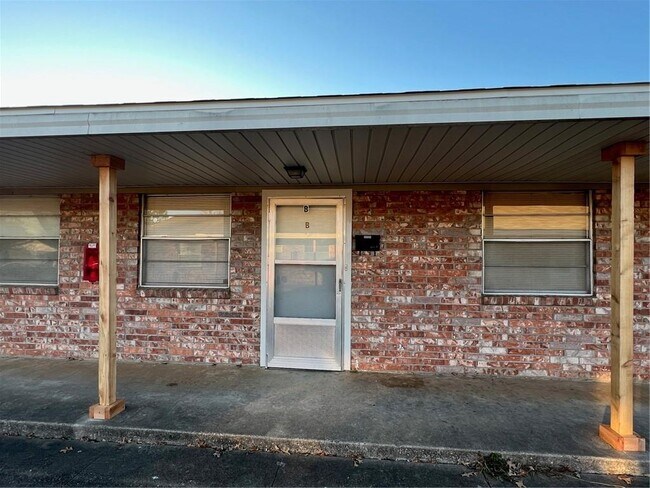 Primary Photo - 2010 Theodore Dr
