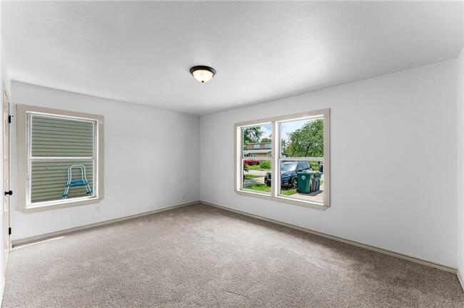 Building Photo - Updated