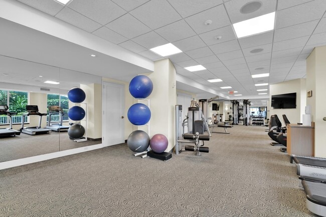 Building Photo - 550 S Ocean Blvd