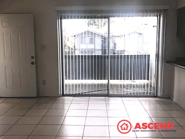 Building Photo - Cozy Apartment off Acres & White Ln!