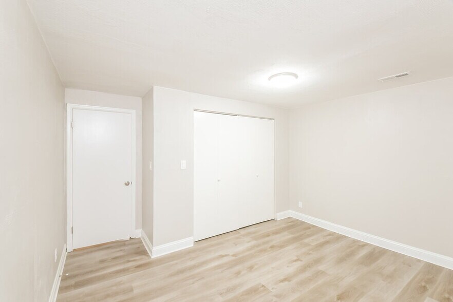 Building Photo - 17704 E Bellewood Dr