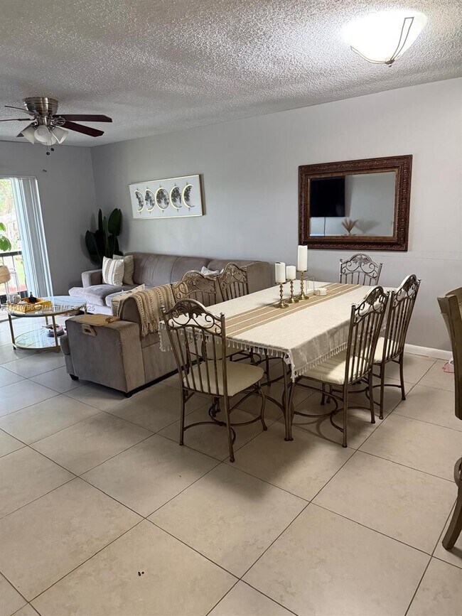 Building Photo - 4124 NW 88th Ave