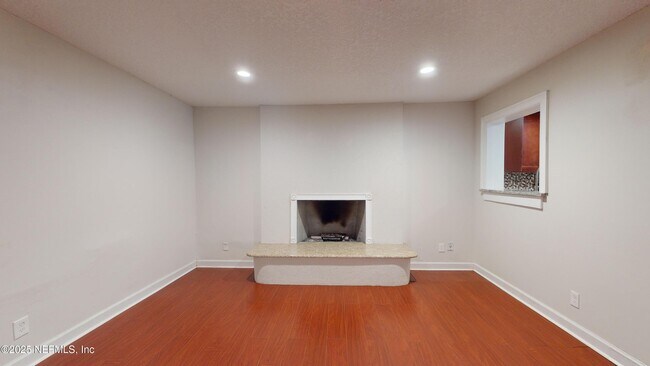 Building Photo - 11671 Shellfish Dr