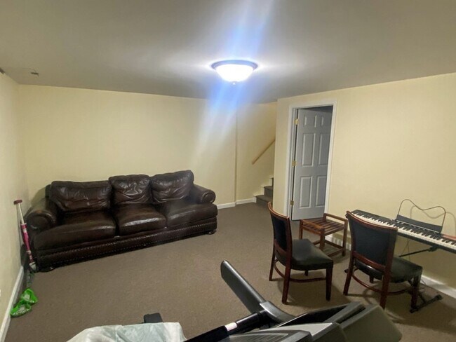 Building Photo - 224 Park St