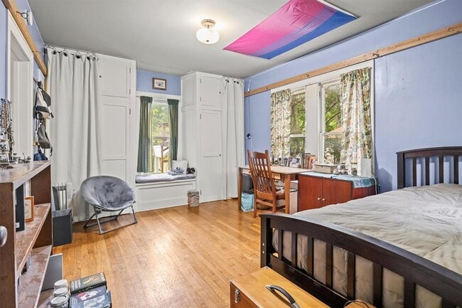 Building Photo - 508 E 38th 1/2 St