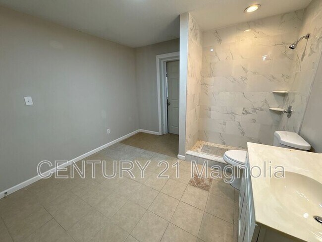 Building Photo - 2401 Boykin Rd