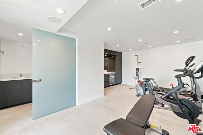 Building Photo - 1027 Ravoli Dr
