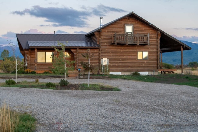 Building Photo - 3791 Whitney Dr