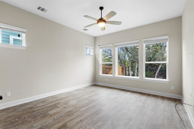 Building Photo - 1046 Hazy Hills Loop