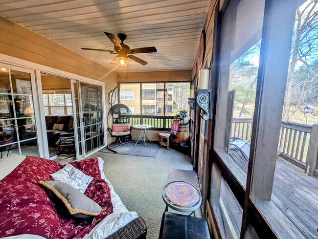 Building Photo - 94 Glen Eagle Ct