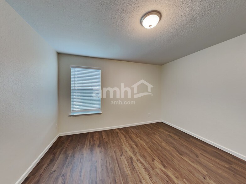 Building Photo - 2417 York Bend