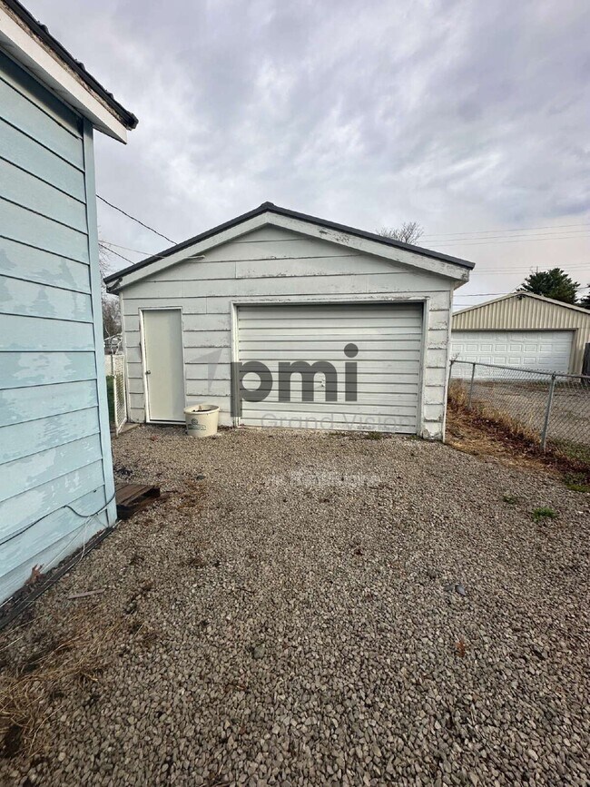 Building Photo - 2808 Champaign Ave