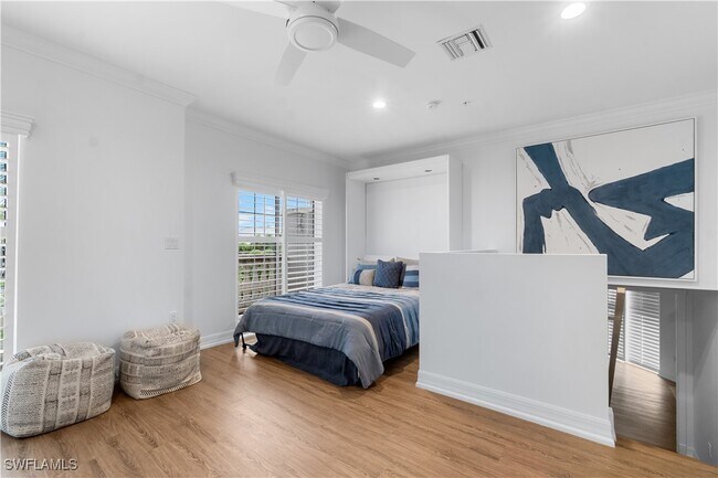 Building Photo - 991 8th St S