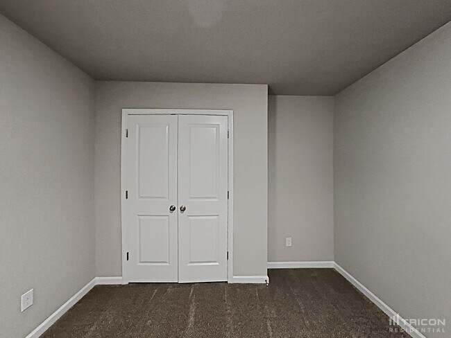 Building Photo - 139 Spring Knoll Dr