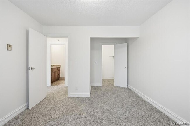 Building Photo - 8188 24 Mile Rd