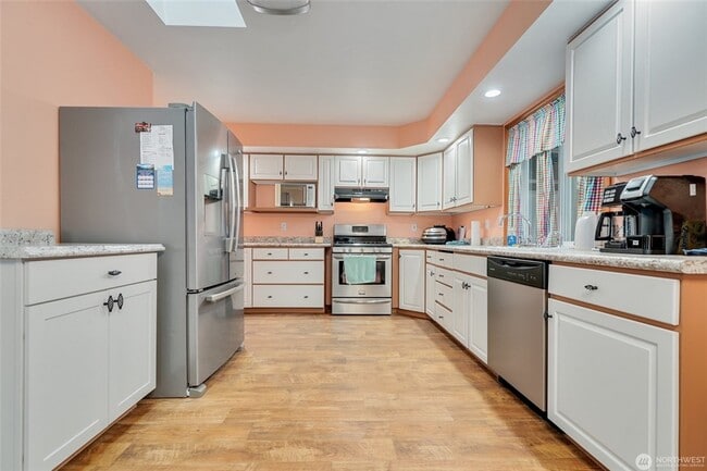 Building Photo - 16107 Goldbar Blvd