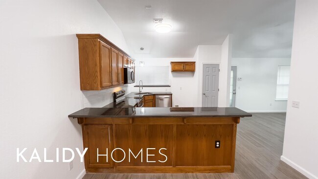 Building Photo - 9317 Apple Dr