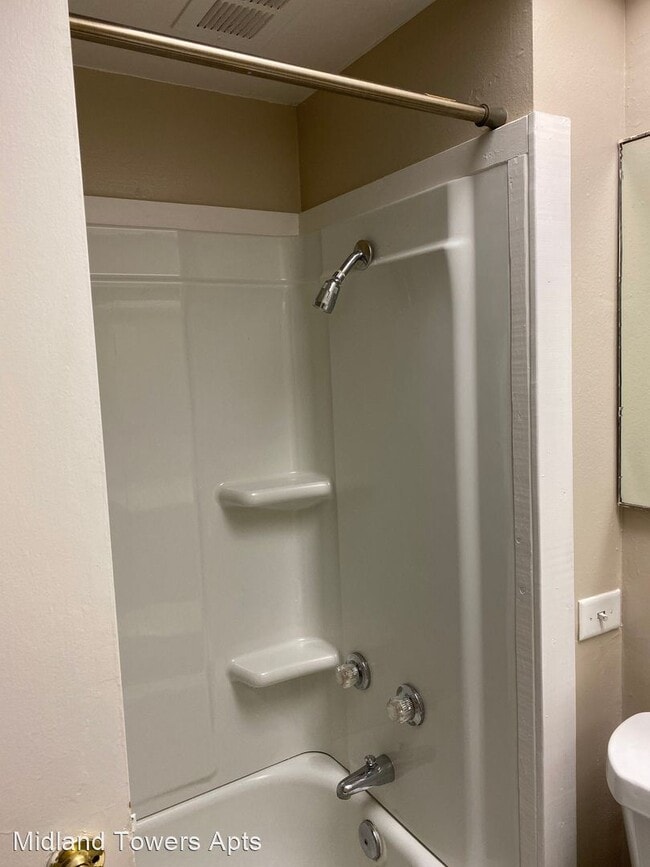 Building Photo - 2800 W Illinois Ave