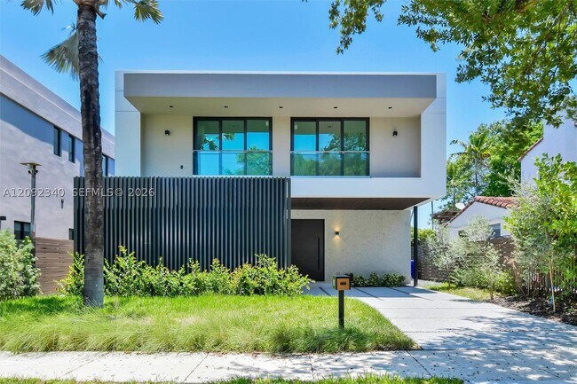 Building Photo - 125 SW 29th Rd