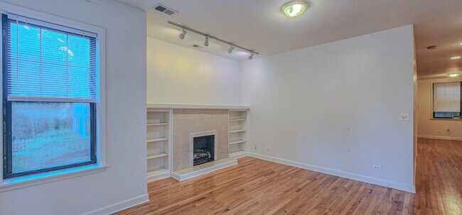 Building Photo - 832 Seward St
