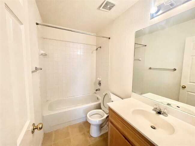 Building Photo - 13344 Water Oak Ln