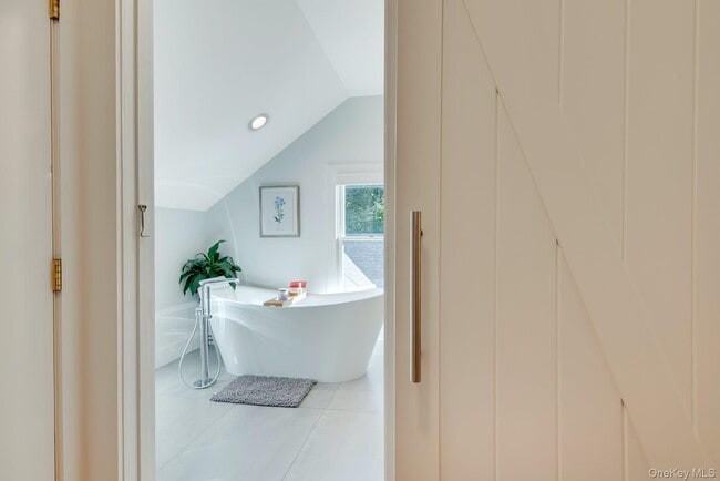 Building Photo - 550 Krause Rd